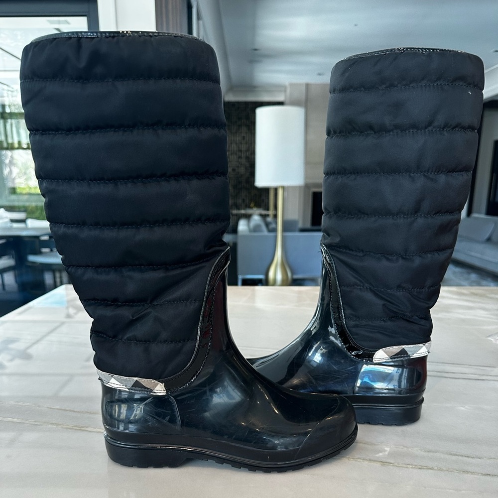Stylish Burberry snow boots